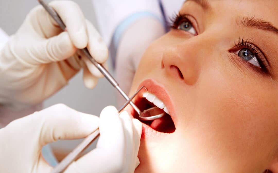L’Hygiène Dentaire Complète : Guide pour un Sourire Sain et Radieux